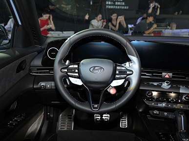 286 л.с. и 5,3 с до 100 км/ч за 35,5 тыс. долларов. Названа стоимость «горячего» седана Hyundai Elantra N