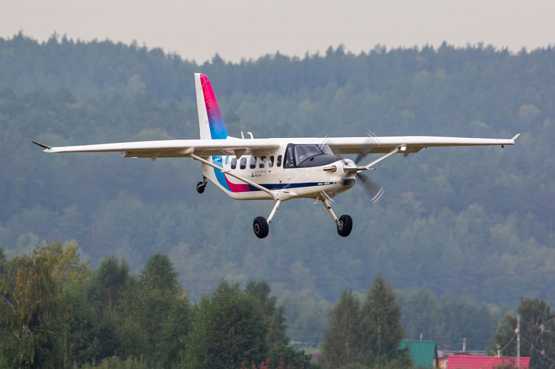 В Белоруссии наладят выпуск самолёта ЛМС-401. Судя по всему, он окажется увеличенной версией российского ЛМС-901 «Байкал»