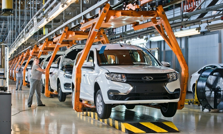 АвтоВАЗ объяснил перенос производства Lada Largus в Ижевск оптимизацией производства, но есть и другая причина
