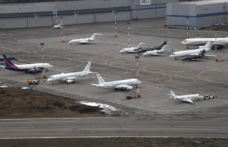 Российские авиакомпании получат деньги из ФНБ на покупку западных самолетов