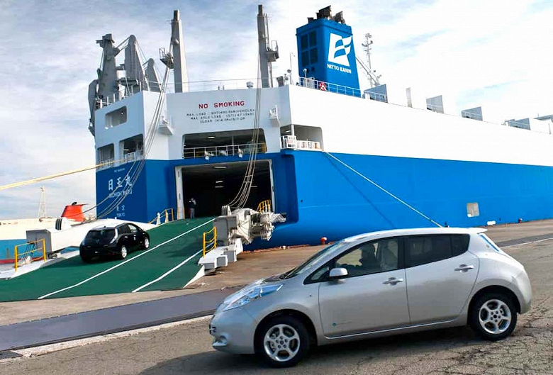 Последствия японских санкций: поток машин через Владивосток иссяк