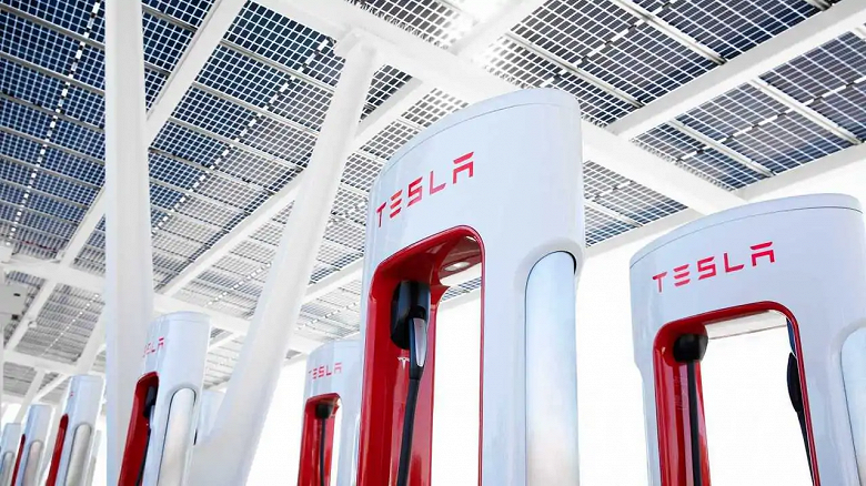 Tesla утверждала, что сеть Supercharger никогда не станет прибыльной, но, похоже, скоро она превратится в многомиллиардный бизнес