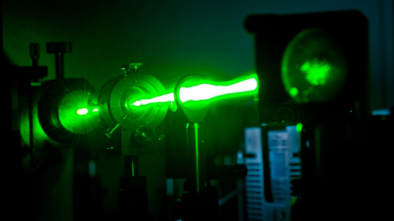В Великобритании создадут самый мощный в мире лазер. С его помощью будут изучать условия формирования звезд и планет