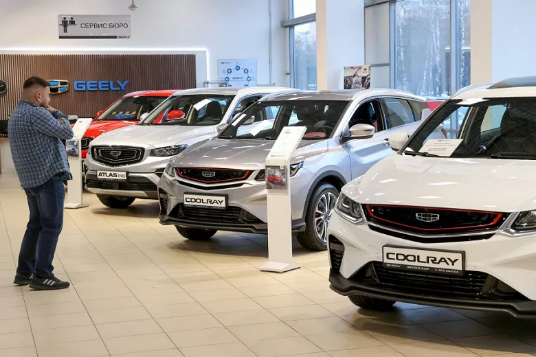 Китайские машины уже «отъели» больше половины рынка новых машин в России, но из-за высоких цен продажи некоторых брендов падают