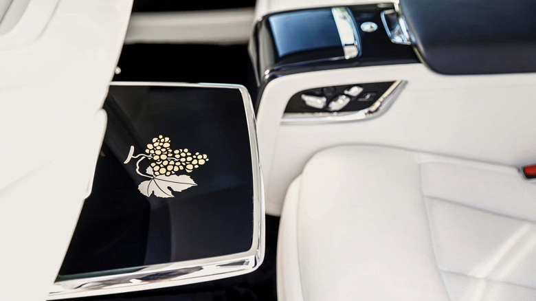 Представлен уникальный Rolls-Royce Phantom 