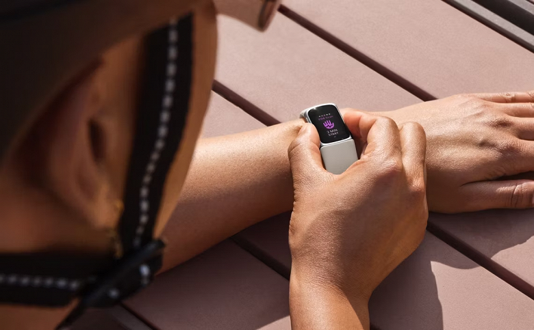 Аппаратная кнопка, доступ к Google Wallet и Google Maps: Google представила умный браслет Fitbit Charge 6