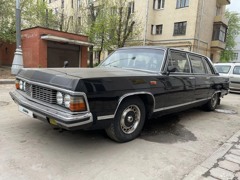 5,5-литровый V8 на 220 л.с. с «автоматом» в лимузине за 1,5 млн рублей — редкую «Чайку» выставили на продажу