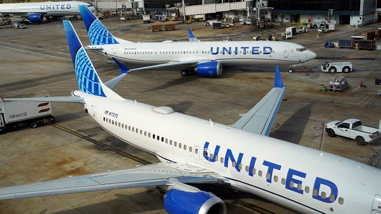 Из-за IT-сбоя United Airlines приостановила полёты всех рейсов в США