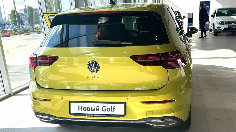 К официальному дилеру в Белоруссию приехала партия из 36 Volkswagen Golf 8 GTI и Exclusive. Цены – от 47,3 тыс. долларов
