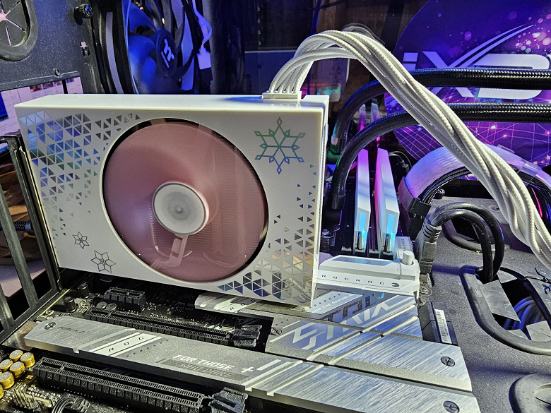Обзор видеокарты Zephyr GeForce RTX 3060 ITX Sakura&Snow (12 ГБ)