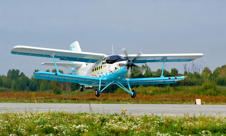 В Новосибирске собрали первый монгольский самолёт «Легенда»