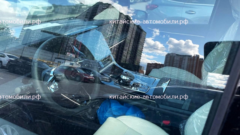 Заменитель Toyota Alphard официально едет в Россию. GAC M8 с огромной радиаторной решёткой, 252-сильным мотором и 8-ступенчатым «автоматом» засняли в Москве