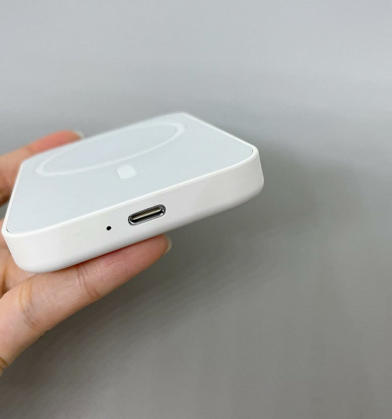Производители контрафактной продукции для iPhone уже готовы к выпуску аккумуляторной батареи MagSafe с USB-C