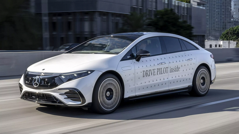 Mercedes-Benz обошла компанию Tesla: немцы первыми запускают автопилот третьего уровня. Названа стоимость подписки