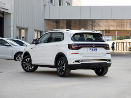 Представлен кроссовер Volkswagen Tacqua Discovery. Это китайский T-Roc в хорошей комплектации и расходом всего 5,6 л/100 км