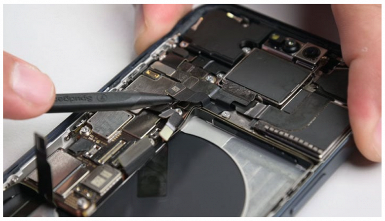Увеличить память iPhone 15 Pro в четыре раза с годовой гарантией и сэкономить более $300. Магазины в Китая предлагают новую услугу