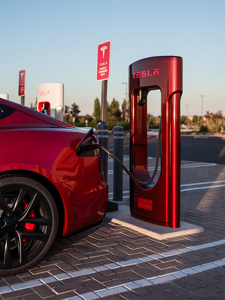 «Где-то в мире» — Tesla скрыла местоположение юбилейного Supercharger, но его сразу же нашли
