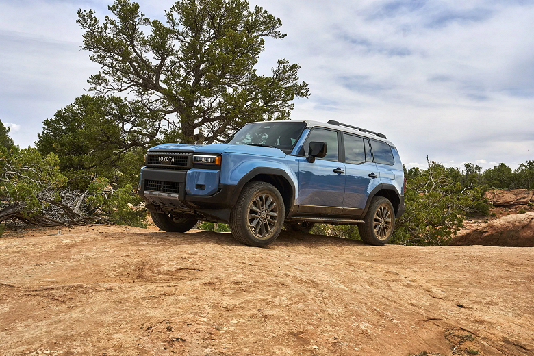 Ценовая накрутка на Toyota Land Cruiser 2024 уже достигла $30 000. В США за модель просят $107 169