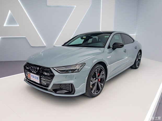 Новейший Audi A7L представят 1 марта, но A7L Black Warrior Edition и A7L RS Racing Edition уже у дилеров — живые фото