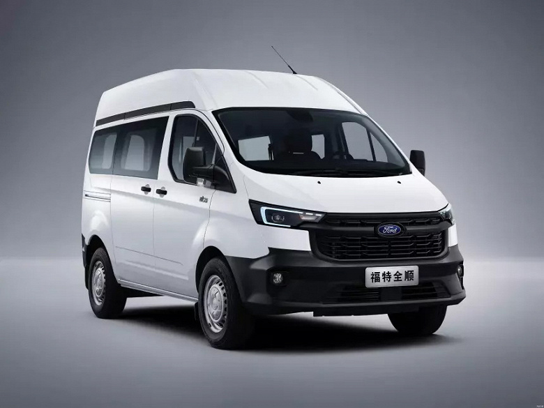 Ford Transit возвращается в Россию через Китай. В Россию привезут партию китайских Ford Transit Custom, и у таких автомобилей даже есть 9-ступенчатый «автомат»