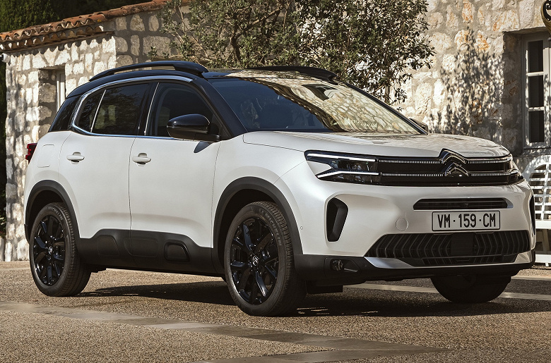 Citroen C5 Aircross российской сборки скоро появится в салонах: ОТТС будет выдано в начале апреля, после этого стартуют продажи