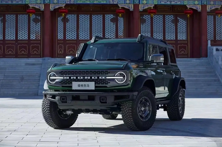 Это новый Ford Bronco. Официальные фото и характеристики внедорожника