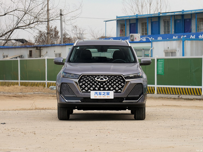 Представлен Chery Tiggo 7 2024. Новое «лицо», новый вариатор, пожизненная гарантия и цена всего 10 тыс. долларов