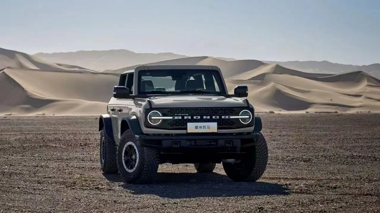 Это новый Ford Bronco. Официальные фото и характеристики внедорожника