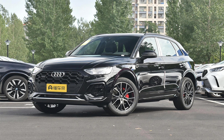 По-прежнему премиальный и с 2-летней гарантией, но уже доступнее. Audi Q5 L с полным приводом подешевел в России