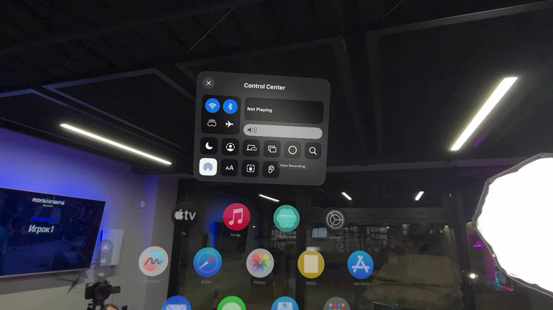 Первые впечатления от гарнитуры виртуальной реальности Apple Vision Pro — самой громкой новинки года