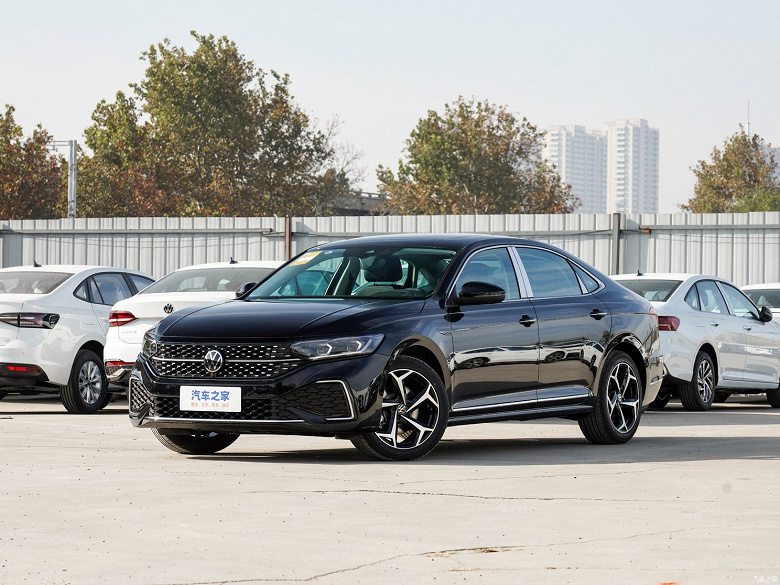 Представлен Volkswagen Passat 380TSI 2024 Outstanding Edition. 220 л.с., хорошее оснащение, три года бесплатного обслуживания и сниженная на 2,8 тыс. долларов цена