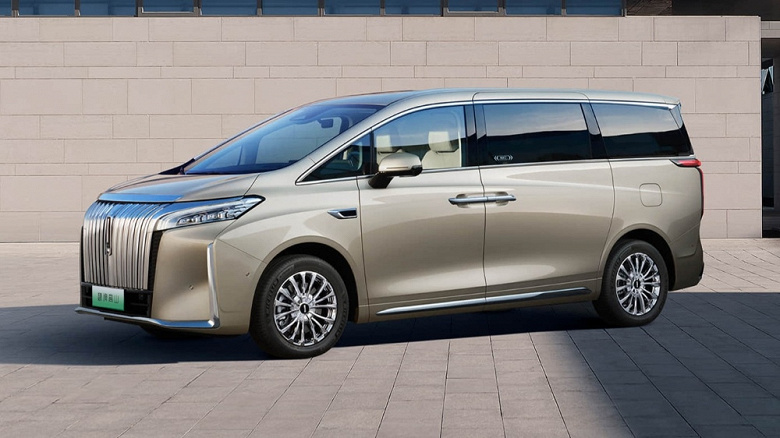 Очередной аналог Toyota Alphard едет в Россию. У Wey 80 от Great Wall будет полный привод, 487 л.с. и два варианта колесной базы