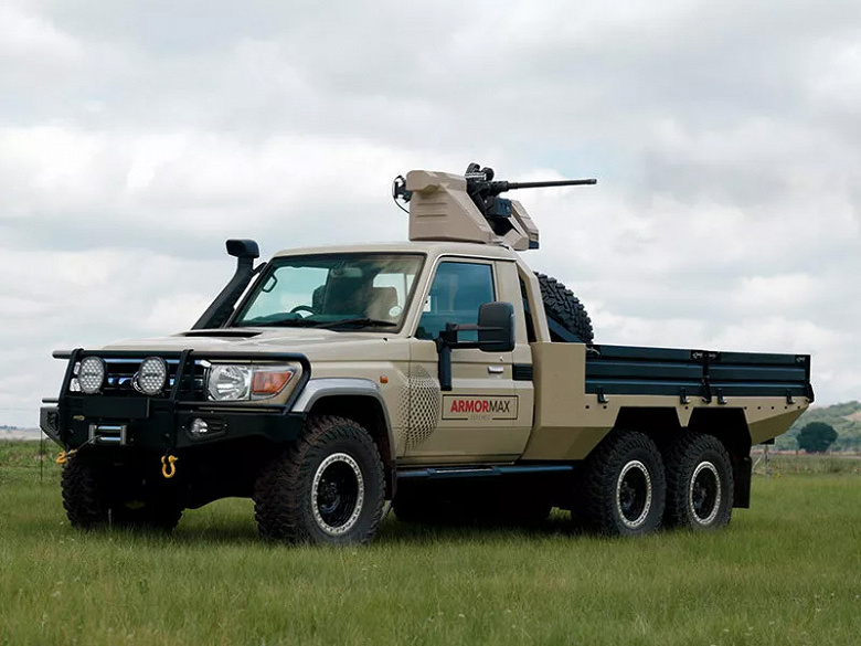 В ЮАР построили уникальный сверхнадежный Land Cruiser: шестиколесный, полноприводный и с запасом хода 4000 км