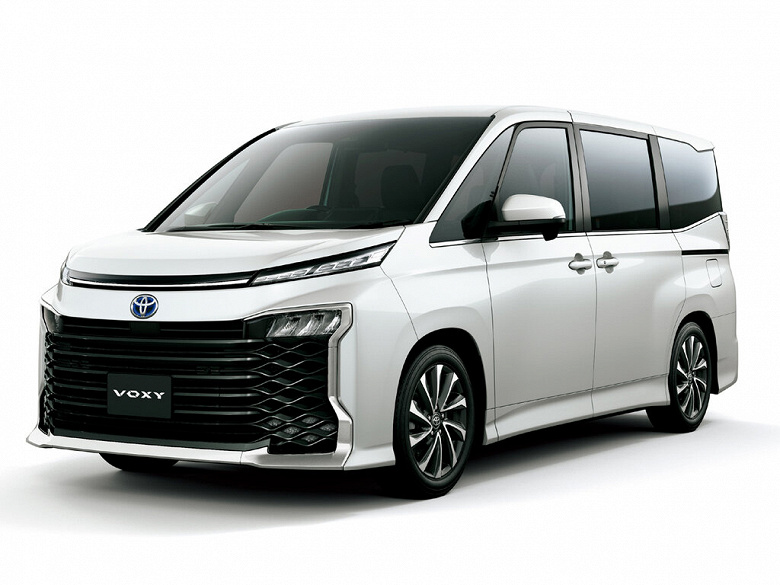 «Младший брат» Toyota Alphard, но с обычным 2,0-литровым мотором и всего за 2,4 млн рублей. В России уже можно заказать Toyota Voxy 2024