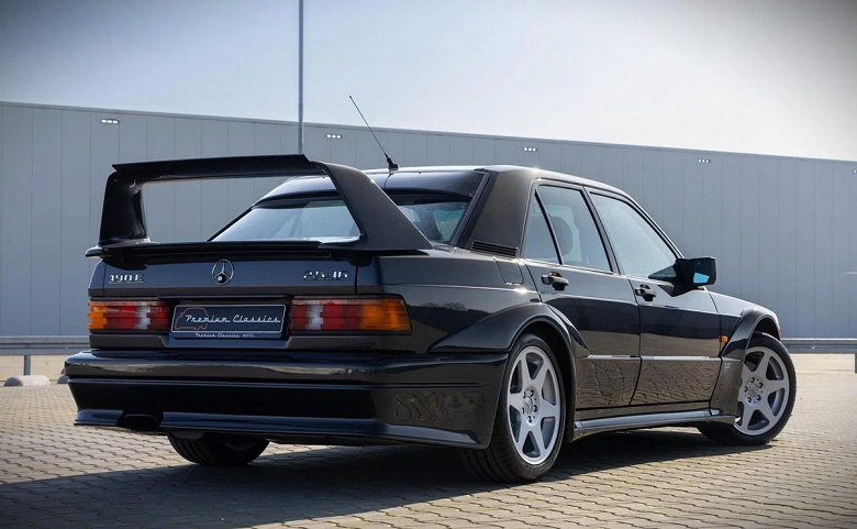 В России продают культовый Mercedes-Benz 190E Evo II с мотором Cosworth