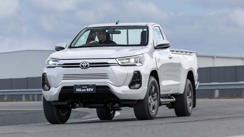 Теперь официально: Toyota выпустит пикап Hilux с совершенно новой силовой установкой