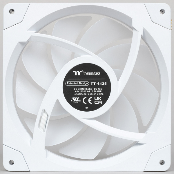 Обзор набора вентиляторов Thermaltake SwaFan EX14 RGB PC Cooling Fan White TT Premium Edition (3-Fan Pack)