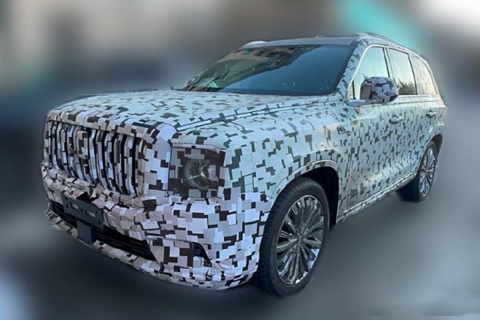 Самый большой Tank, который сравнивают с Rolls-Royce Cullinan. Первые живые фото салона, подкапотного пространства и подвески Tank 800