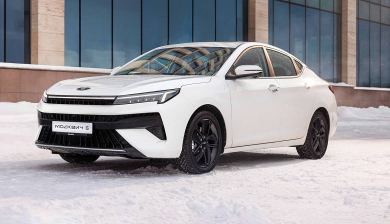 Дилеры продают Omoda C5, Chery Tiggo 7 Pro Max, «Москвич 6» и FAW Bestune T77 дешевле рекомендованных розничных цен. Сколько можно сэкономить?