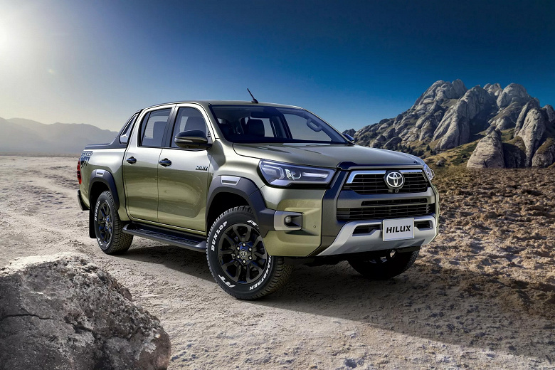 Представлена Toyota Hilux Revo Rocco: агрессивный передний бампер, расширенные крылья и вездеходные шины