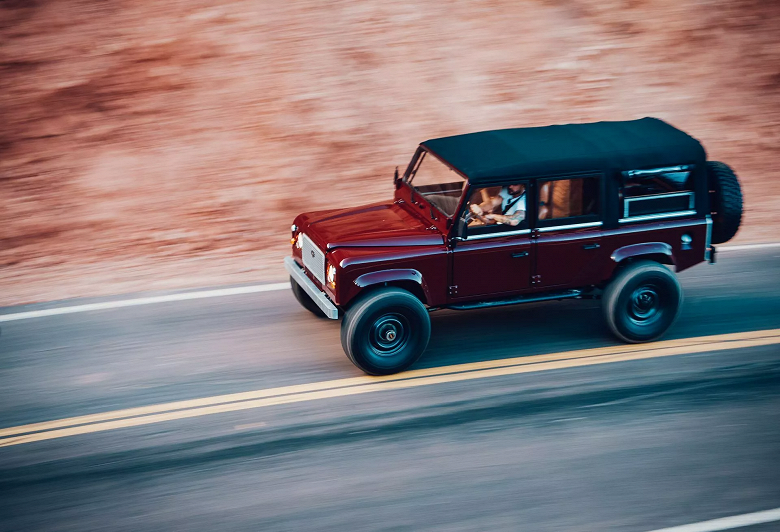 Land Rover Defender на базе Jeep Wrangler получил мотор LT1 V8 и кузов с кевларовым покрытием