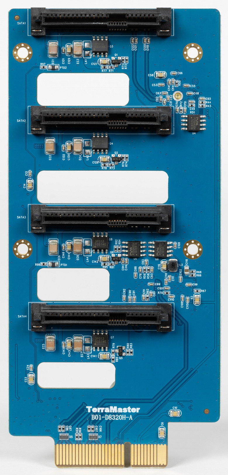 Обзор хранилища с прямым подключением (DAS) Terramaster D8 Hybrid для 4×HDD, 4×NVMe SSD и RAID0/1/JBOD