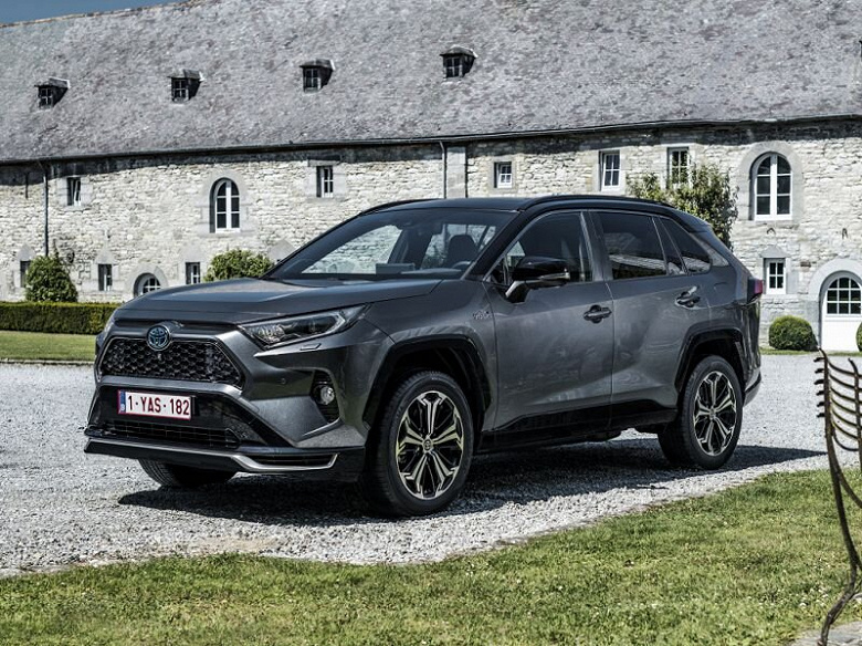 Продать 5-летний Toyota RAV4, чтобы пересесть на новый Haval Jolion. «Автостат» назвал подержанные кроссоверы с наибольшей остаточной стоимостью