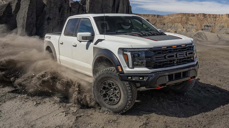 Ford F-150 Raptor R стал самым мощным бензиновым пикапом планеты