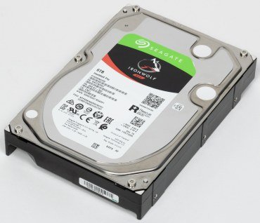 Обзор хранилища с прямым подключением (DAS) Terramaster D8 Hybrid для 4×HDD, 4×NVMe SSD и RAID0/1/JBOD