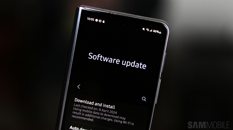 Samsung выпустила странное обновление для смартфонов Galaxy S23 и Galaxy S24. Но, возможно, оно устранит проблему высокого расхода заряда батареи после установки One UI 6.1