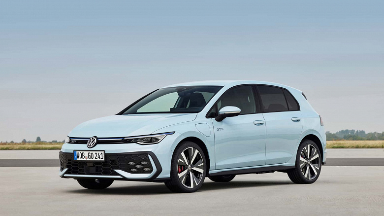 Представлен последний бензиновый Volkswagen Golf. Golf Mk8.5 стал мощнее, получил голосового помощника на основе ChatGPT и руль с нормальными клавишами