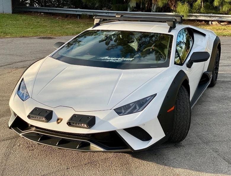 Внедорожный суперкар Lamborghini Huracan Sterrato выставили на продажу в России. У него 5,2-литровый мотор V10 мощностью 610 л.с. и полный привод