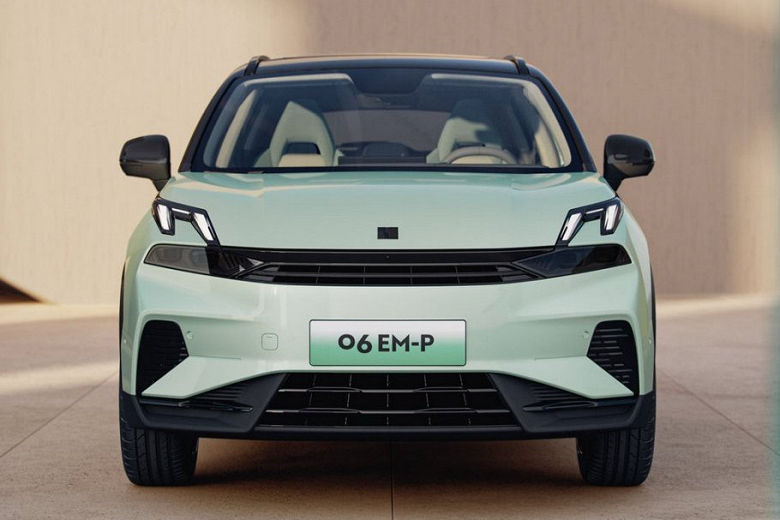 В России уже продают новейший Lynk & Co 06 2024-го модельного года