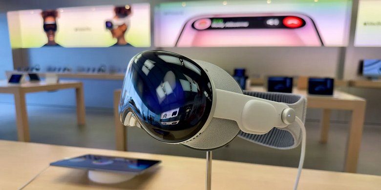 Спрос на Apple Vision Pro оказался выше ожидаемого, всего 1% покупателей возвращает гарнитуру. Apple пока не начала разработку более дешёвой версии